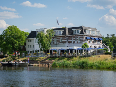 www.charmanthotel.com