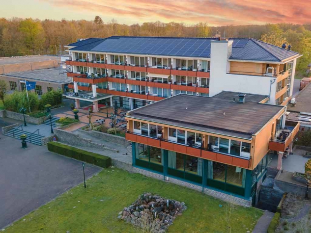 Fletcher Familiehotel De Hunzebergen