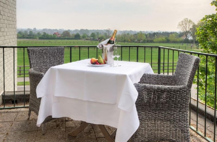 Mezzo Restaurant & Kamers