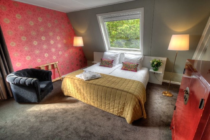 Mezzo Restaurant & Kamers