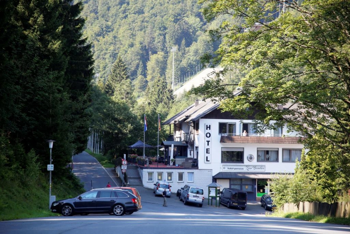 Hotel-Pension Zum Paradies
