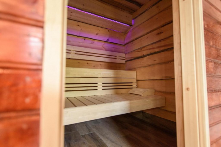 Luxexcellent Wellness B&B